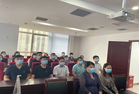 第十黨支部組織豫信公司干部、職工收看收聽“七一”建黨100周年慶祝大會簡報